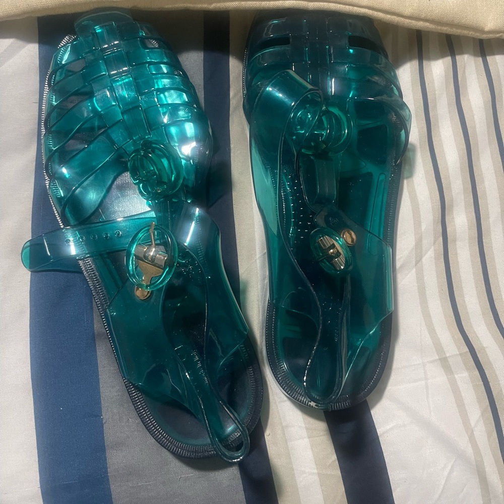 Gucci rubber sandals,brand new with dust bag.